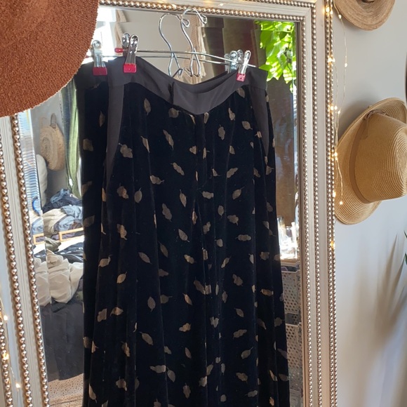 STUNNING & RARE Velvet Anthropologie Pants - Picture 5 of 13